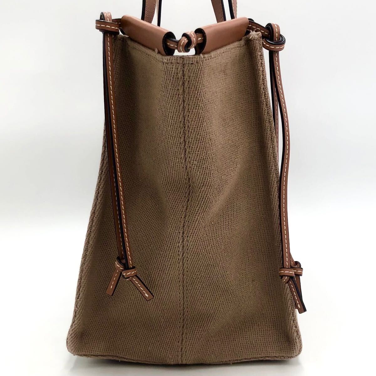  beautiful goods LOEWE Loewe cushion tote bag shoulder bag hole gram high capacity leather canvas business bag 