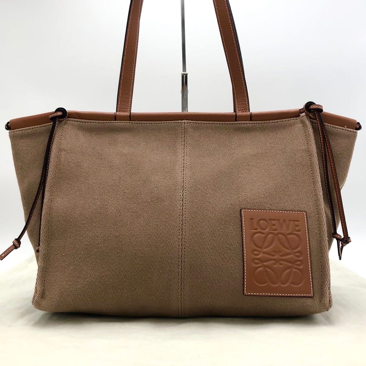  beautiful goods LOEWE Loewe cushion tote bag shoulder bag hole gram high capacity leather canvas business bag 