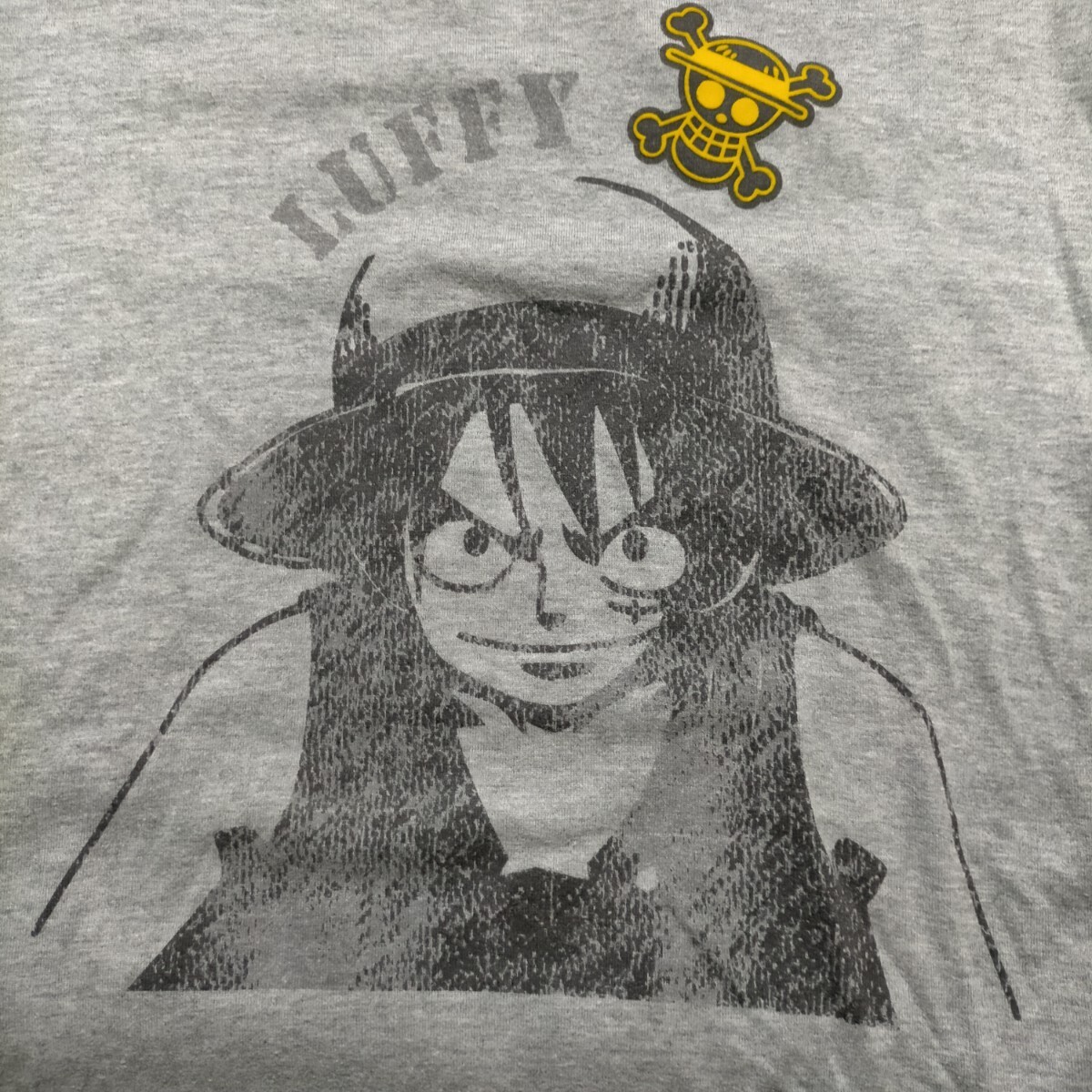 着用少ない・ユニクロ・ONE PIECE・ワンピース・ルフィー・半袖Tシャツ・Lサイズ（胸51/丈71）・グレー色・コラボ限定・男女兼用OKの画像1