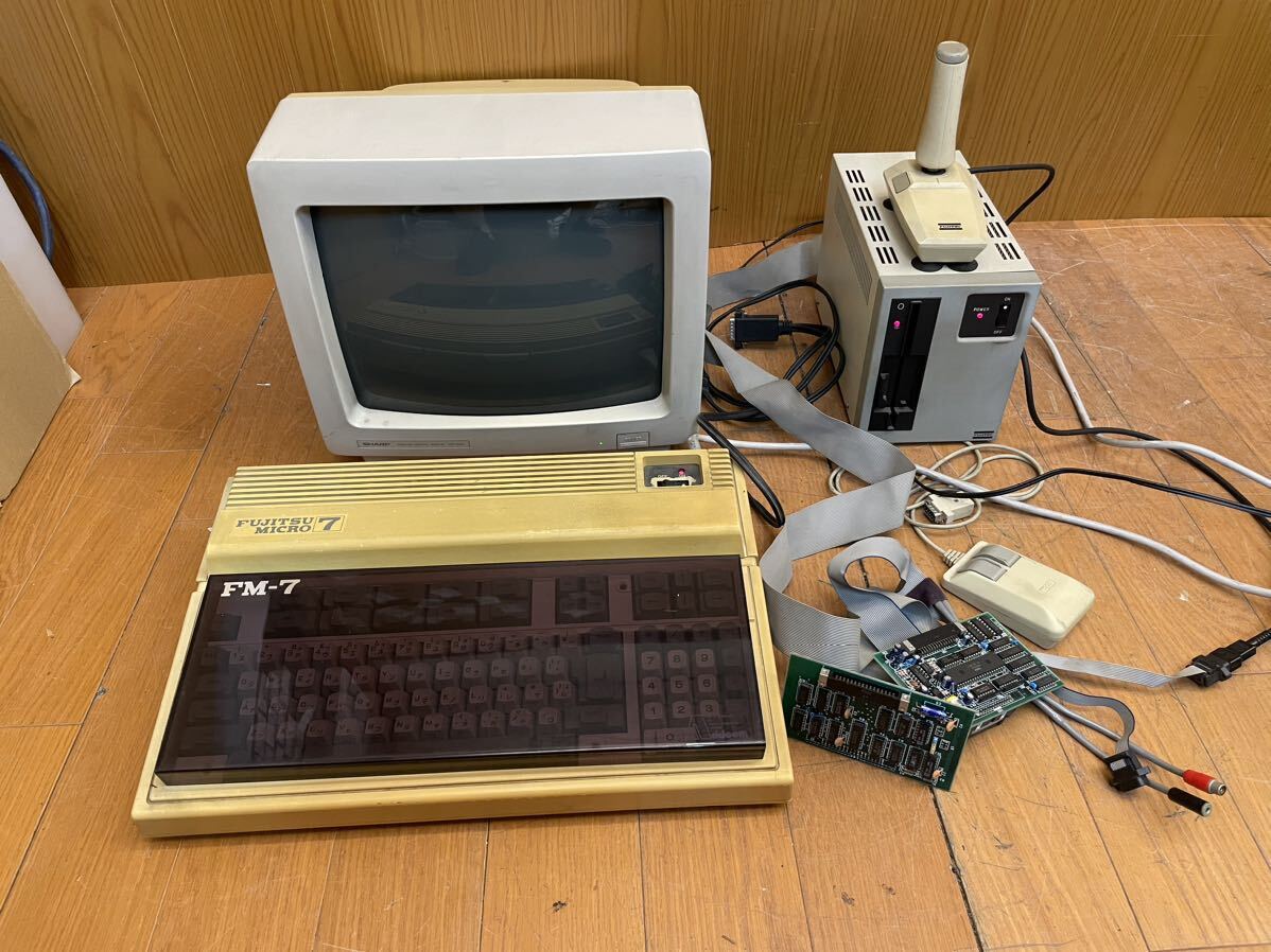 ★通電OK★FUJITSU MICRO 7★5インチFDDユニット/ジョイスティック付き★レトロPC★パソコンパーツ★富士通★旧型PC★MB27607★SR(P657)の画像1