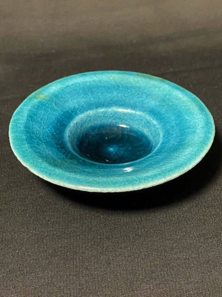 極めて珍品です！11〜12世紀　ペルシャ陶器　グルガン出土の青釉の平盃　豆皿　艶やかな肌！裏は雅味ある銀化！極小ホツ以外無疵です！_画像2
