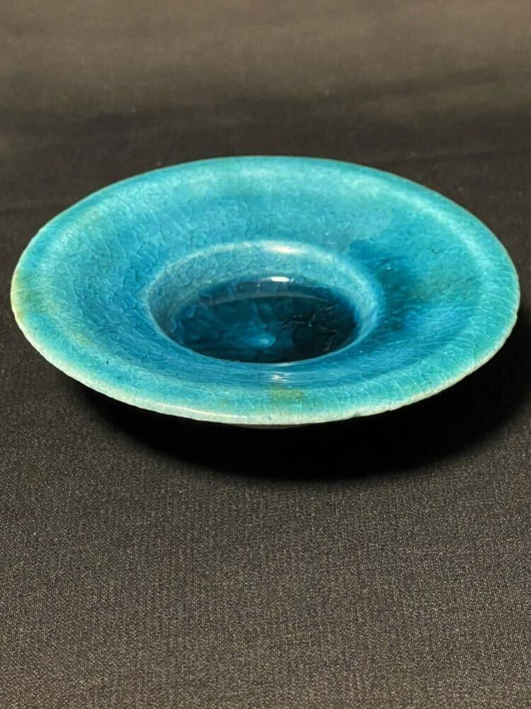 極めて珍品です！11〜12世紀 ペルシャ陶器 グルガン出土の青釉の平盃 豆皿 艶やかな肌！裏は雅味ある銀化！極小ホツ以外無疵です！の画像3