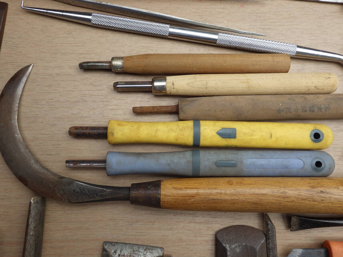 ノミ、彫刻刀、鎌、電動ノミ先刃、など色々沢山