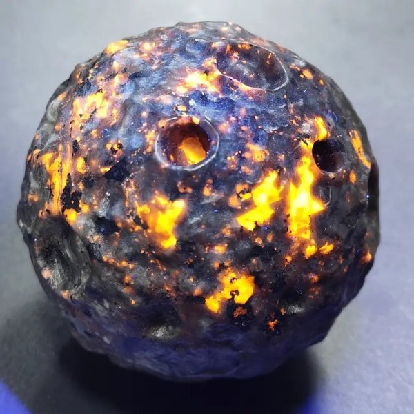 反応性蛍石結晶球 4.7～5.0cm 1個　　 鉱物　天然石　原石　ルース 標本 　パワーストーン　!_画像1
