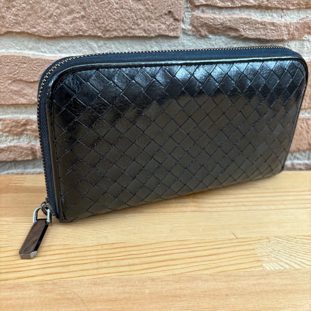 ◆正規品◆ BOTTEGA VENETA イントレチャート ラウンドファスナー 長財布 黒レザー