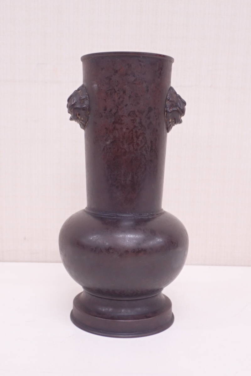 中国美術 古銅 在銘 獣面双耳付 壺 花瓶 置物 唐物 時代物 高さ26cm 口径8.5cm 重量1777g P03104_画像3