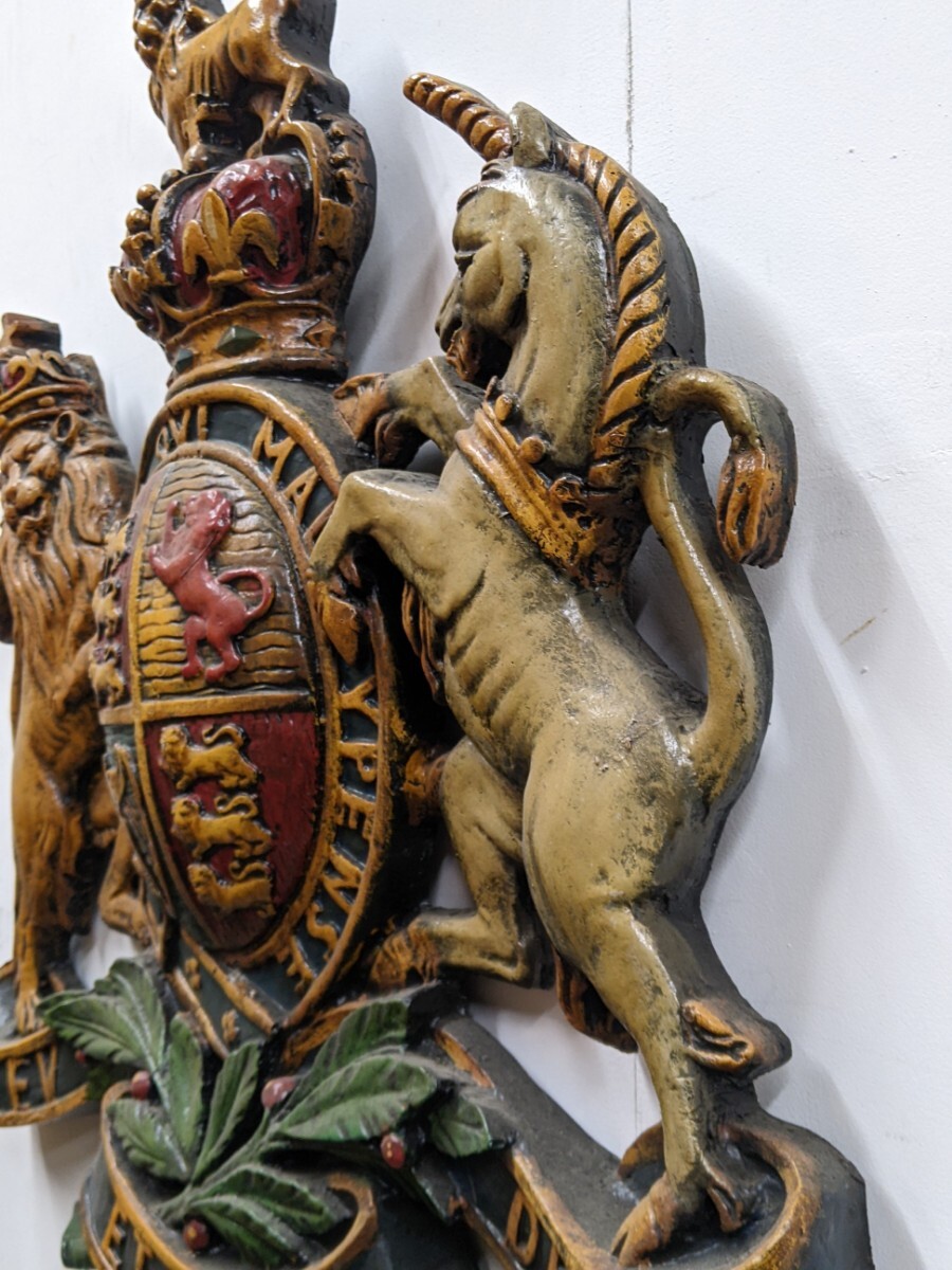 壁飾り イギリス 国章 紋章 酒場 パブ ウイスキー インテリア FRP製 高74cm 幅71cm 奥9cm 重約3.3kg_画像4