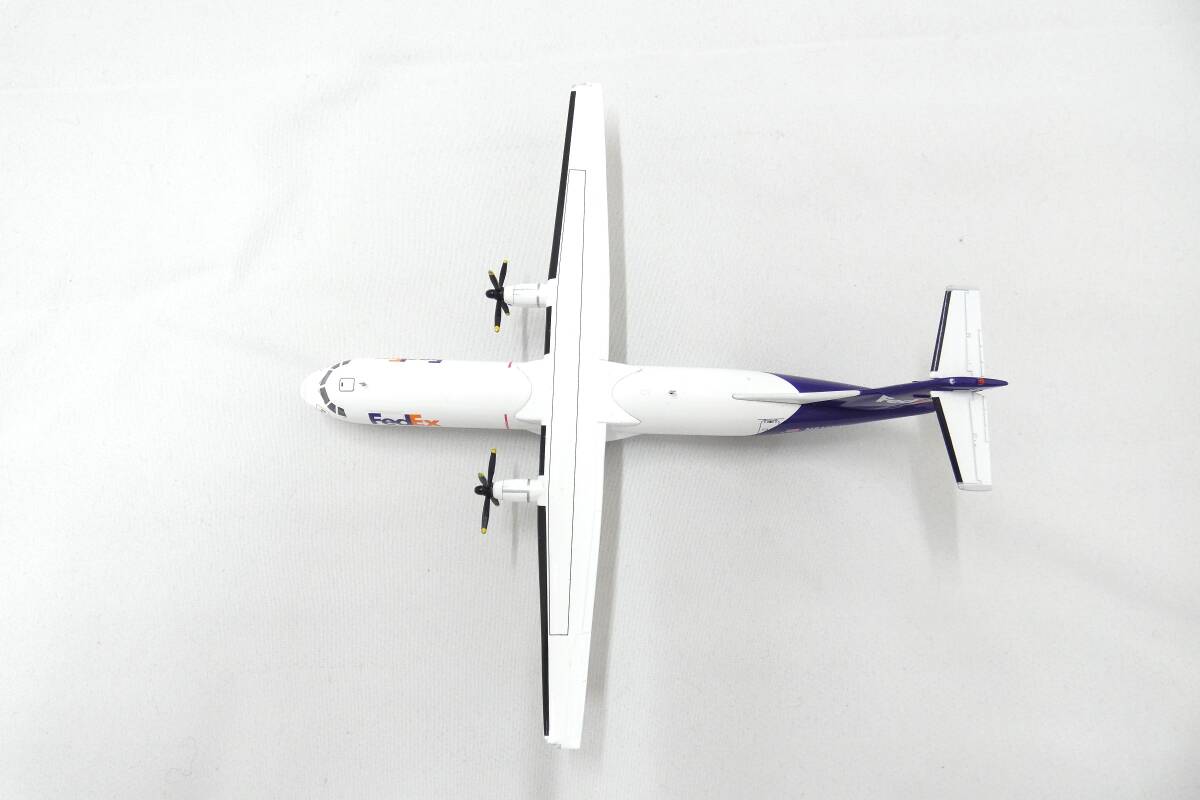 28566 ★ Gemini200 ATR-72-200 1:200スケール FedEx G2FDX426 N812FX 飛行機 模型 フィギュア ★ 長期保管品_画像10