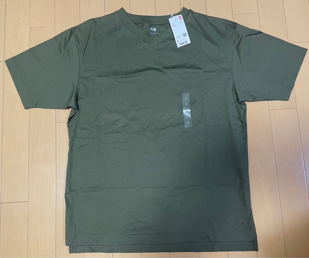 【未使用　訳あり】ユニクロ　リラックスフィットVネックTシャツ(半袖) オリーブ　Sサイズ