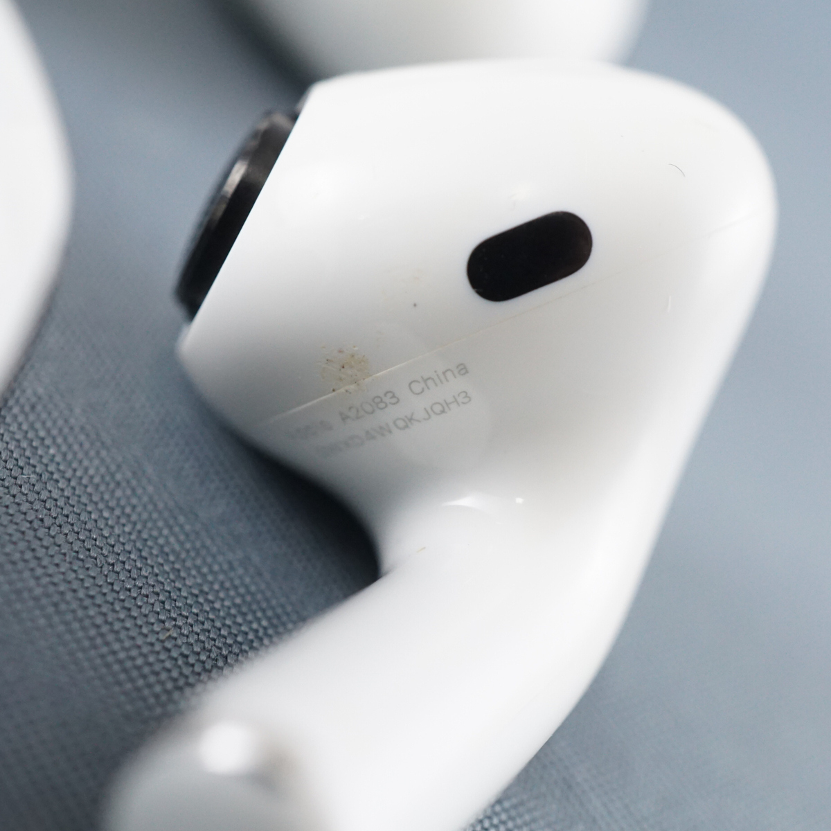 Apple AirPods Pro エアポッズ プロ 右イヤホンのみ USED品 20個 ノイズあり A2083 ワイヤレスイヤホン 右耳 片耳 【ジャンク】 KR V0446の画像6