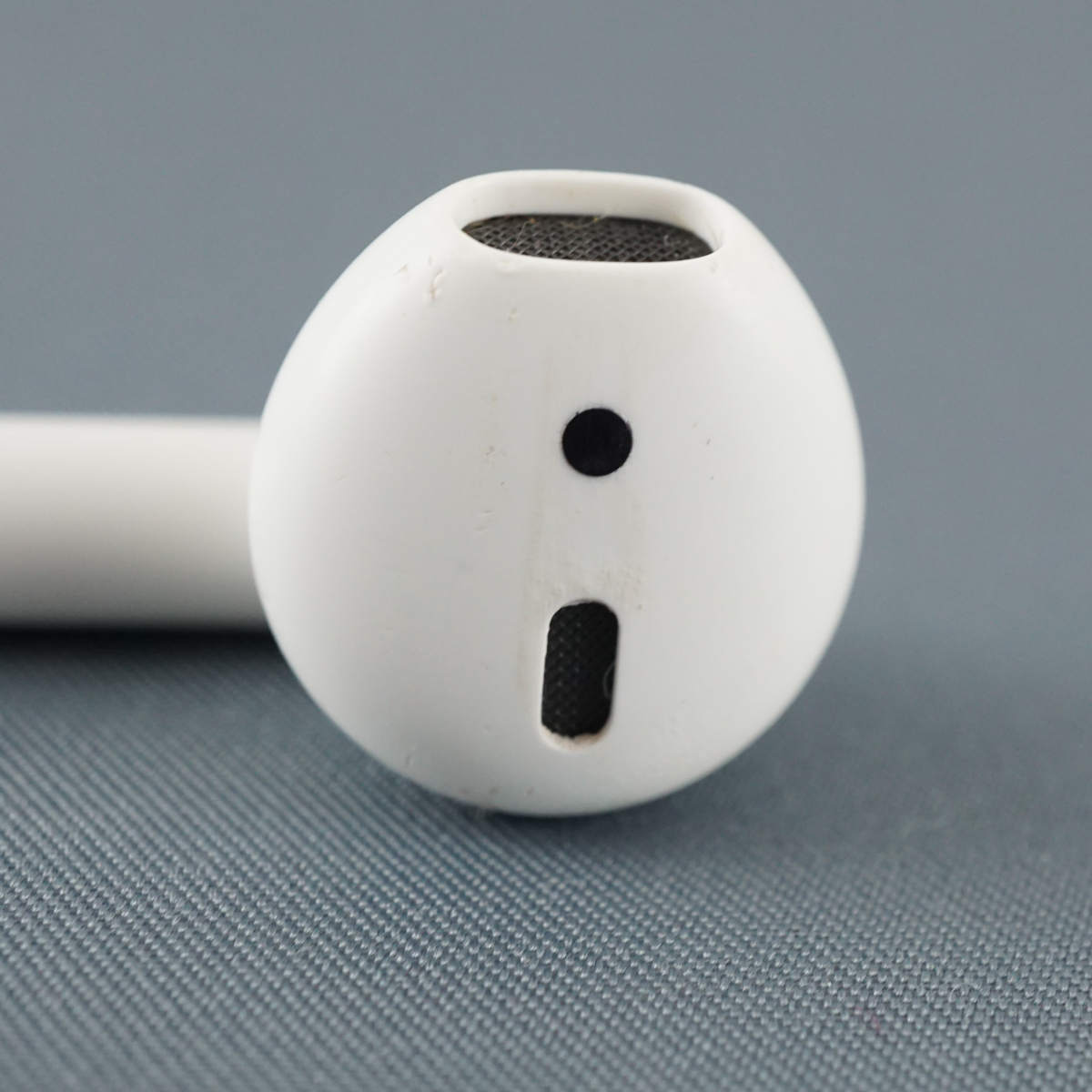 Apple AirPods エアーポッズ USED品 第一世代 右イヤホンのみ R 片耳 A1523 正規品 MMEF2J/A 完動品 V0207_画像5