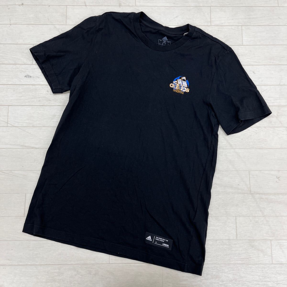 1431◎ adidas アディダス トップス Tシャツ カットソー 半袖 クルーネック ビック ロゴ プリント ブラック メンズ0_画像2