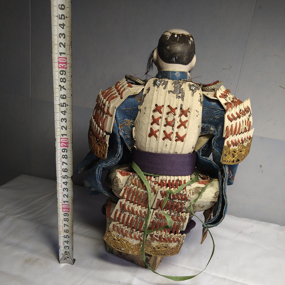 a-1443◆武士人形 大名 兜 甲冑 日本人形 アンティーク  道具 小物 ガラス玉 ◆状態は画像で確認してください。の画像10