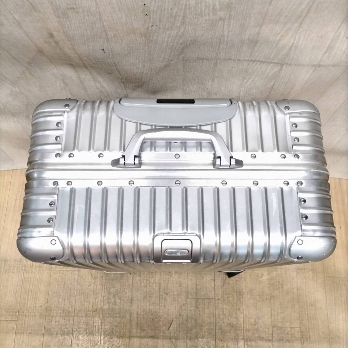 A601-U13-2278 ▲ RIMOWA リモワ スーツケース キャリーケース アルミ製 78L シルバーカラー 4輪 サイズ(約)75×48×26cm ⑥の画像6