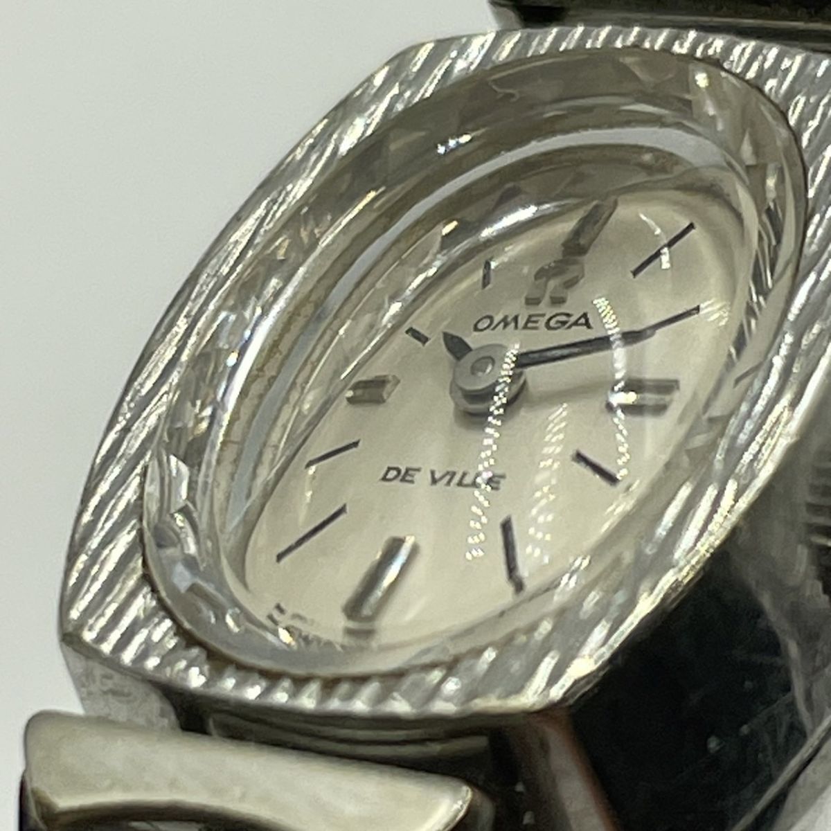E153-ST10-179 ◎ OMEGA オメガ DE VILLE デビル レディース腕時計 手巻き オバール シルバー文字盤 アナログ フェイス約12mm 稼働 ①の画像3