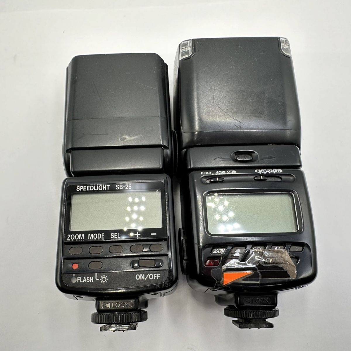 F814-SK14C-101 Nikon ニコン カメラ用ストロボ SB-25 SB-28 カメラ用品 カメラアクセサリー 2点セット ①の画像1
