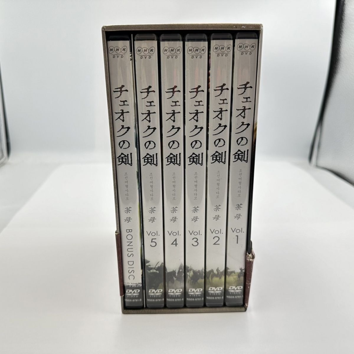 F807-000-000 チェオクの剣 DVD プレミアム BOX 初回生産限定・6枚組 韓国ドラマ ハジウォン/イソジン/キムミンジュン/他 ①_画像3
