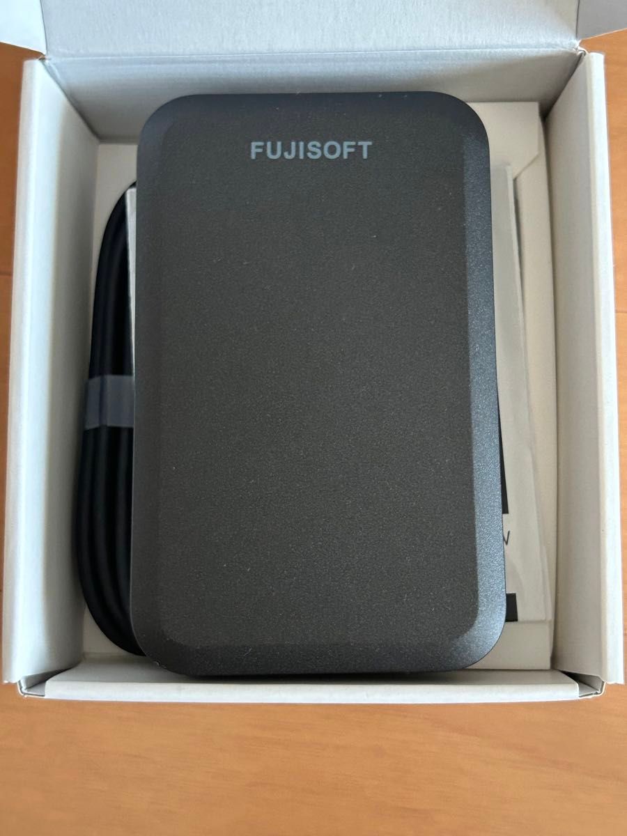 FUJISOFT 富士ソフト+F FS050W・5G対応WiFiモバイルルーター FUJISOFT 富士ソフト+F FS050W・5G対応WiFiモバイルルーター