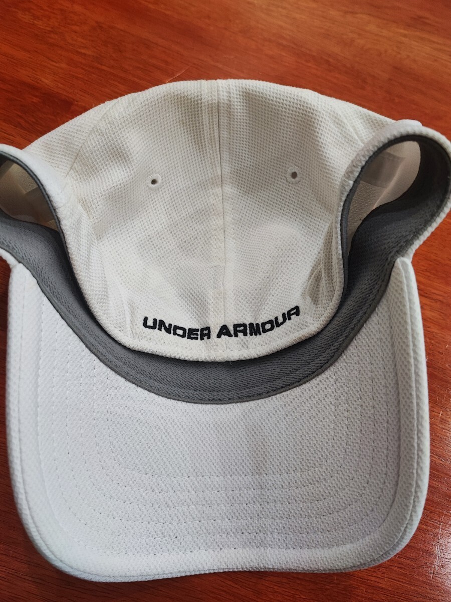 UNDER ARMOUR アンダーアーマー 帽子 ゴルフウェア 白 XLの画像2