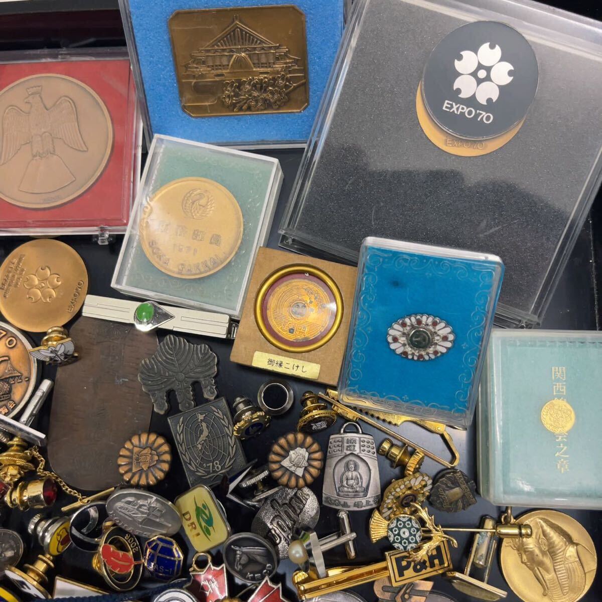  collection pin badge medal insignia collar chapter company chapter member chapter etc. various large amount summarize gross weight approximately 1.6kg