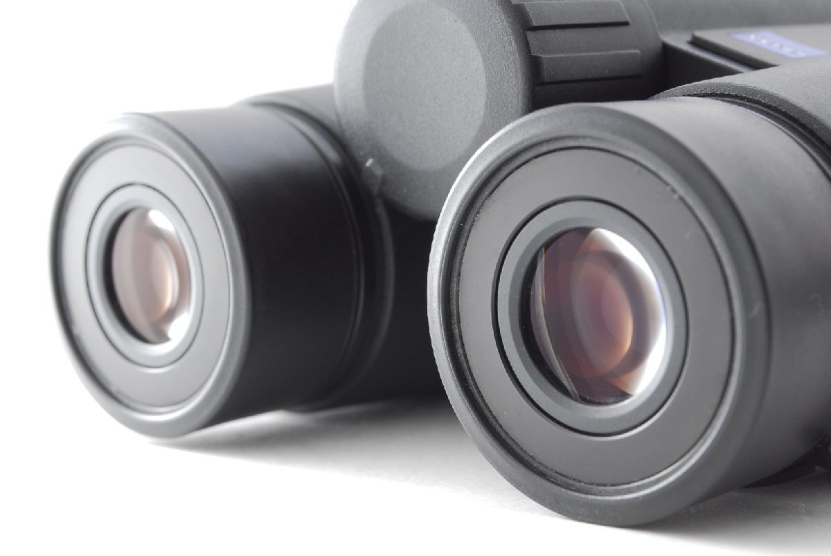 Carl Zeiss 10X30 BT* Conquest Binocular カールツアイス 双眼鏡 (220-b201)_画像4