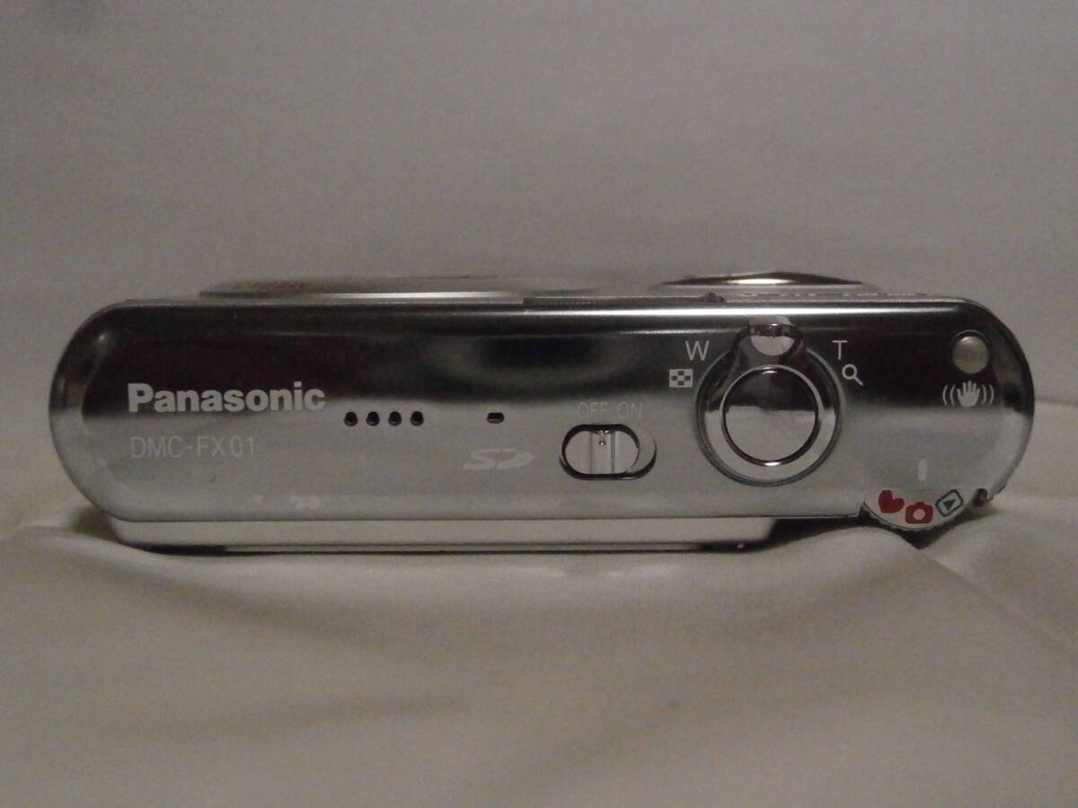デジカメ Panasonic LUMIX DMC-FX01 シルキーシルバー (6.0メガ) 4029の画像9