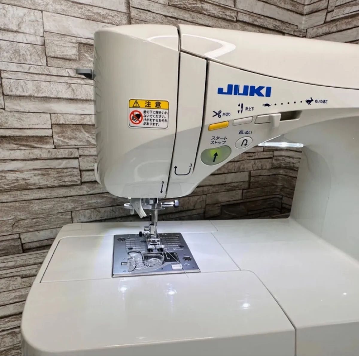 JUKI★HZL-F600JP★人気のエクシード上位機種★ワイドテーブル付き★フットコントローラー付き★