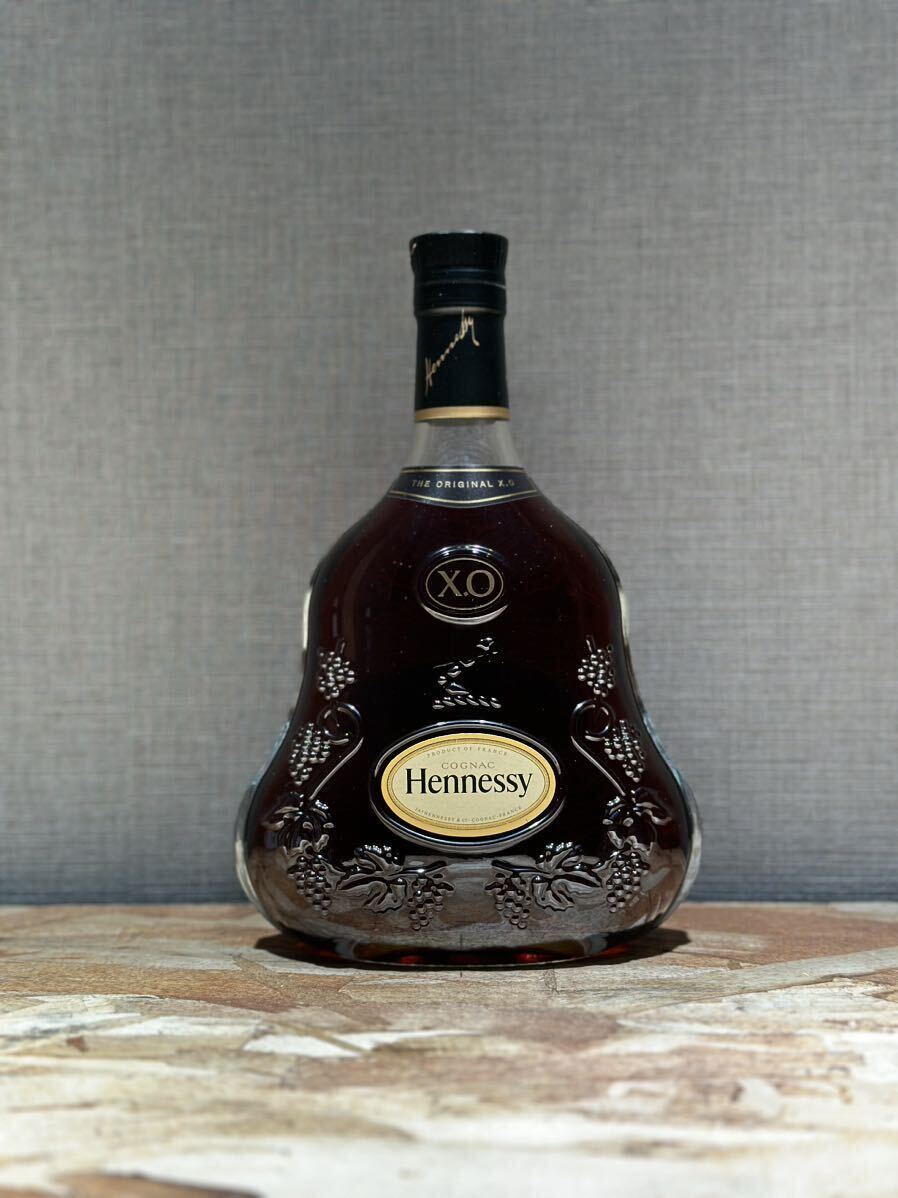 ヘネシーXO Hennessy X.O 黒キャップ ブラックキャップ ブランデー 700ml×1 箱付き_画像2
