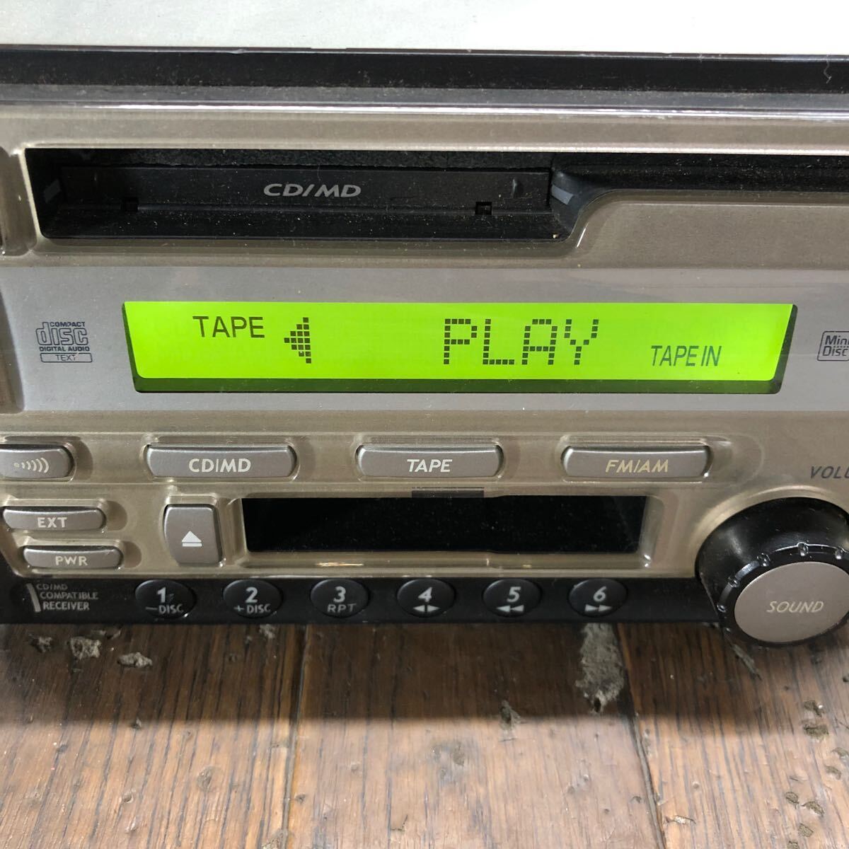 AV4-53 激安 カーステレオ SUZUKI 39101-78H20-JS9 CD カセット FM/AM プレーヤー 本体のみ 簡易動作確認済み 中古現状品_画像3