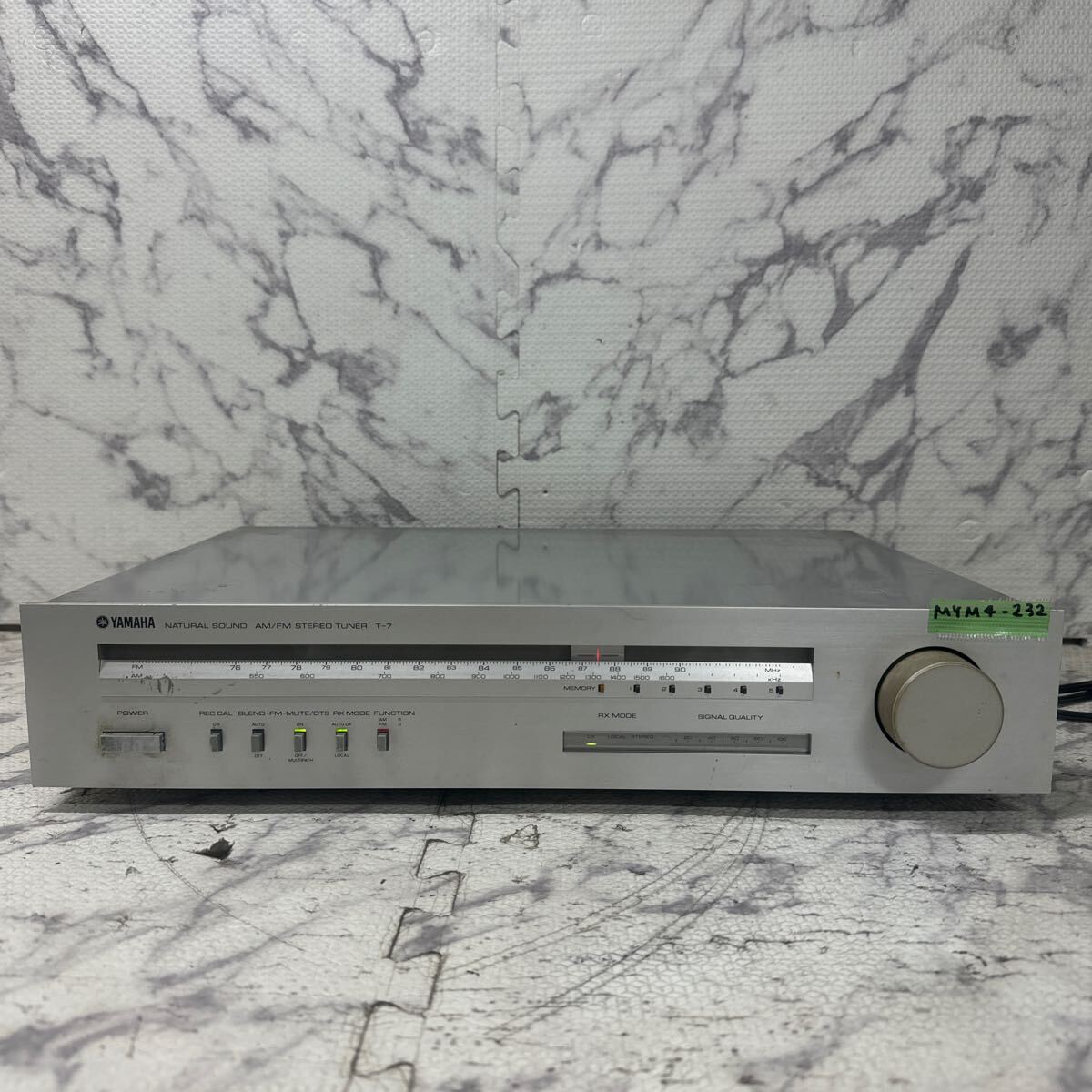 MYM4-232 激安 YAMAHA NATURAL SOUND AM/FM STEREO TUNER T-7 チューナー 通電OK 中古現状品 ※3回再出品で処分の画像1