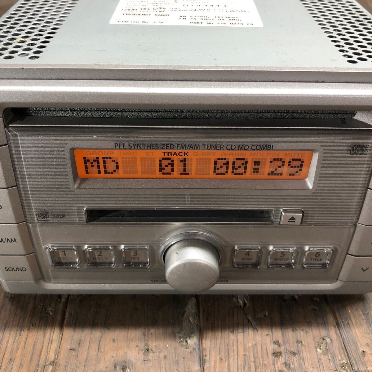 AV4-142 激安 カーステレオ SUZUKI clarion PS-4106F-G 39101-72JE0 CD MD FM/AM プレーヤー 本体のみ 簡易動作確認済み 中古現状品_画像3