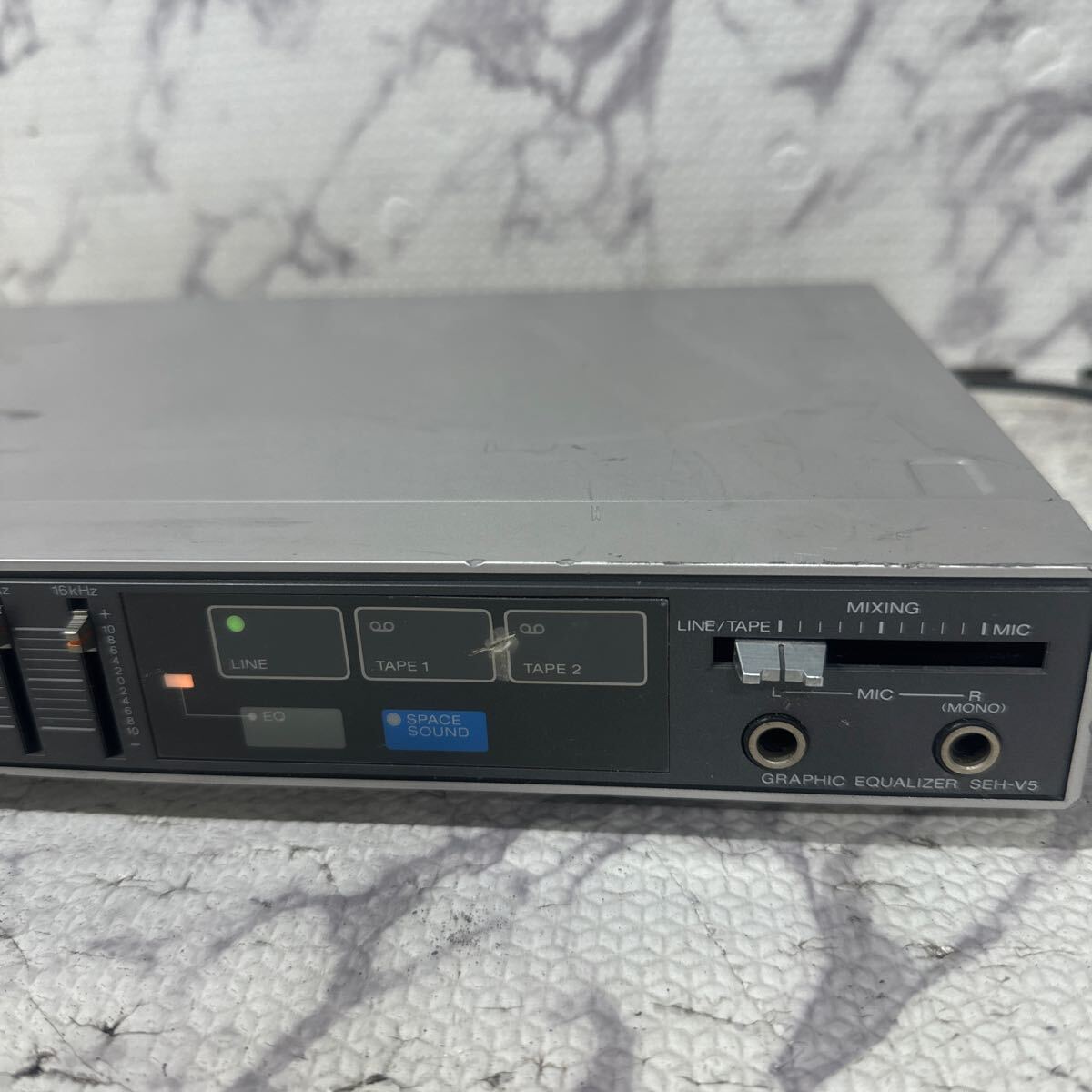 MYM4-282 激安 SONY GRAPHIC EQUALIZER SEH-V5 グラフィックイコライザー 通電OK 中古現状品 ※3回再出品で処分の画像3