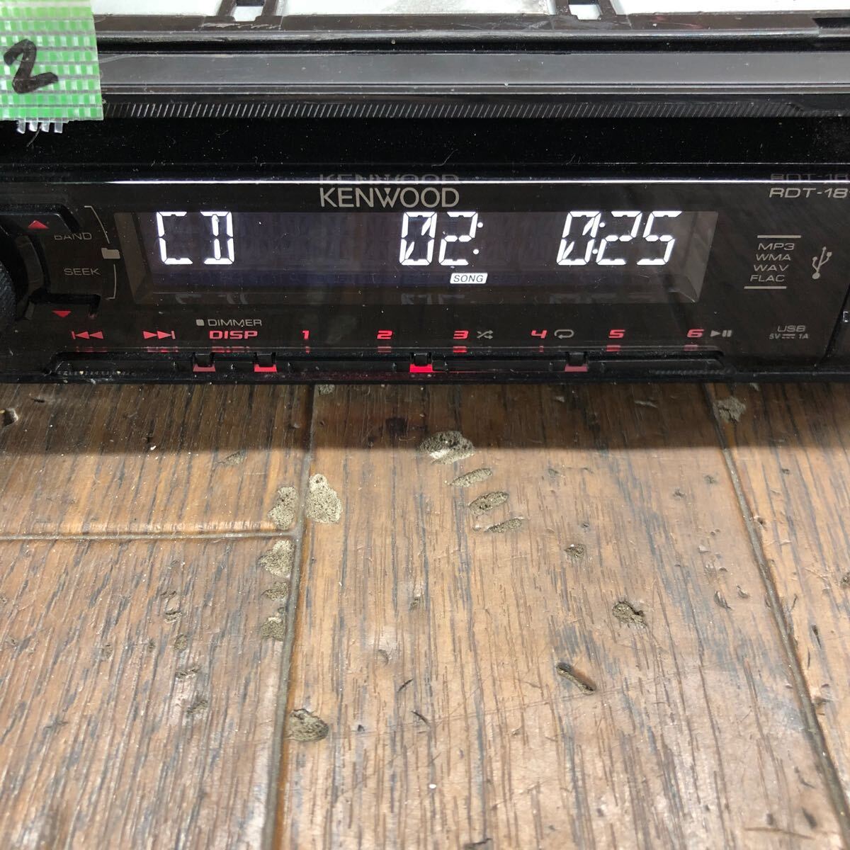 AV4-322 激安 カーステレオ CDプレーヤー KENWOOD RDT-181 160X0560 CD FM/AM USB AUX 本体のみ 簡易動作確認済み 中古現状品_画像2