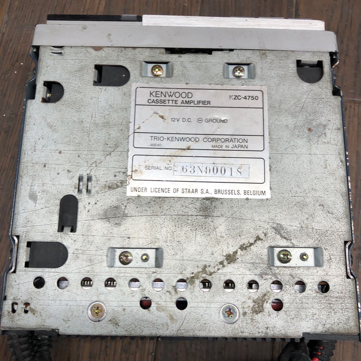 AV4-415 激安 カーステレオ KENWOOD KZC-4750 63N90018 カセット テープデッキ アンプ 通電未確認 ジャンクの画像4