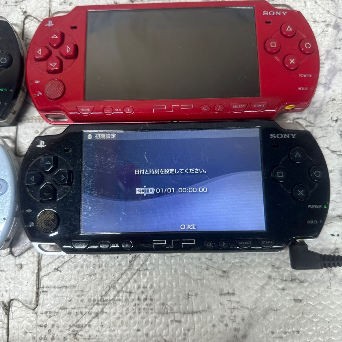 MYG-1560 激安 ゲー厶機 PSP 本体 SONY PSP-1000 PSP-2000 通電、起動OK 4点 まとめ売り ジャンク 同梱不可_画像2