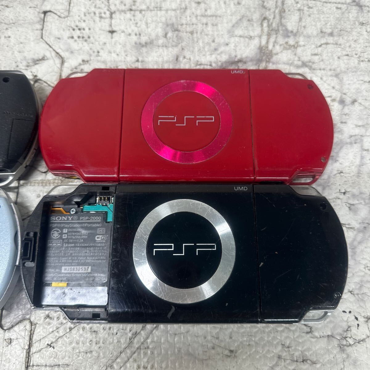 MYG-1560 激安 ゲー厶機 PSP 本体 SONY PSP-1000 PSP-2000 通電、起動OK 4点 まとめ売り ジャンク 同梱不可_画像8