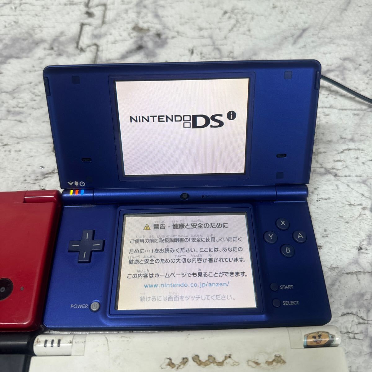 MYG-1607 激安 ゲー厶機 本体 Nintendo DSi 通電、電源OK 4点 まとめ売り ジャンク 同梱不可_画像4