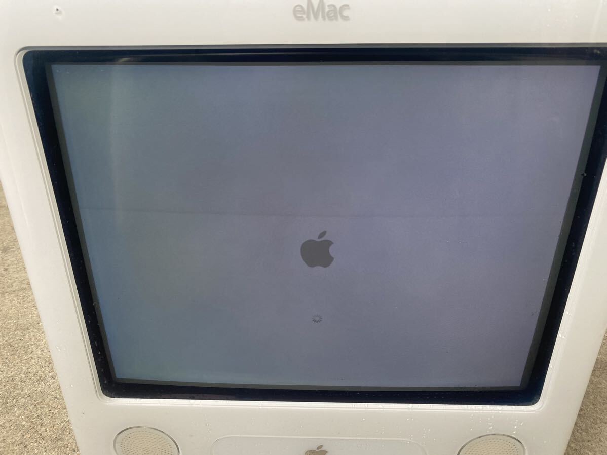 Apple eMac アップル デスクトップパソコン A1002 1955 キーボード マウス 【通電OK】_画像4