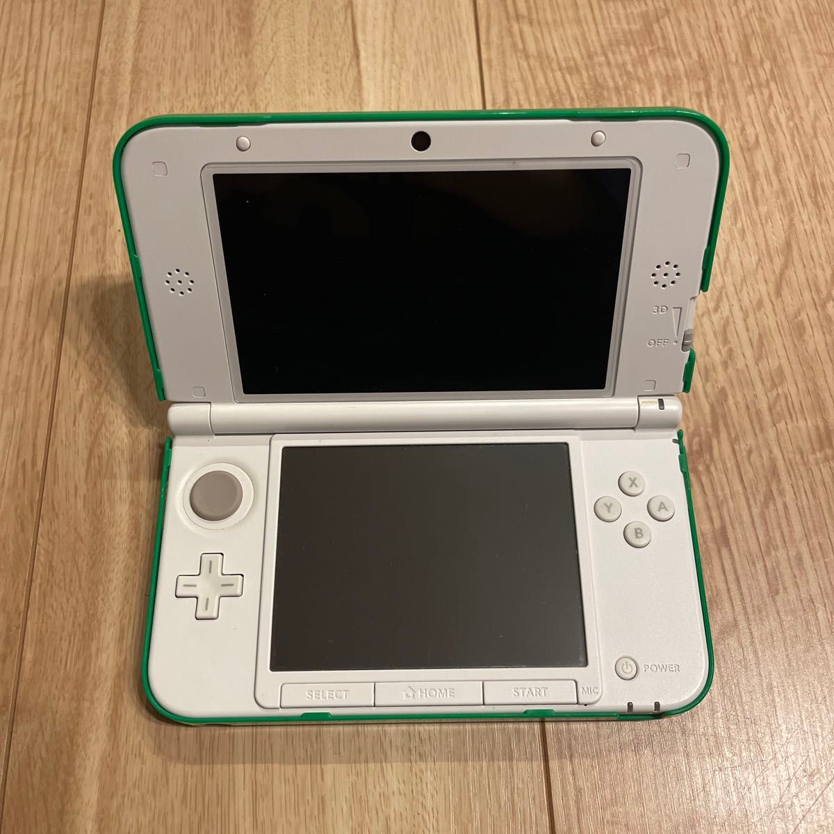 【美品】任天堂 3DSLL ニンテンドー ホワイト 箱有 ケース付 充電器付 ストラップ付 モンハン4 モンハンクロス