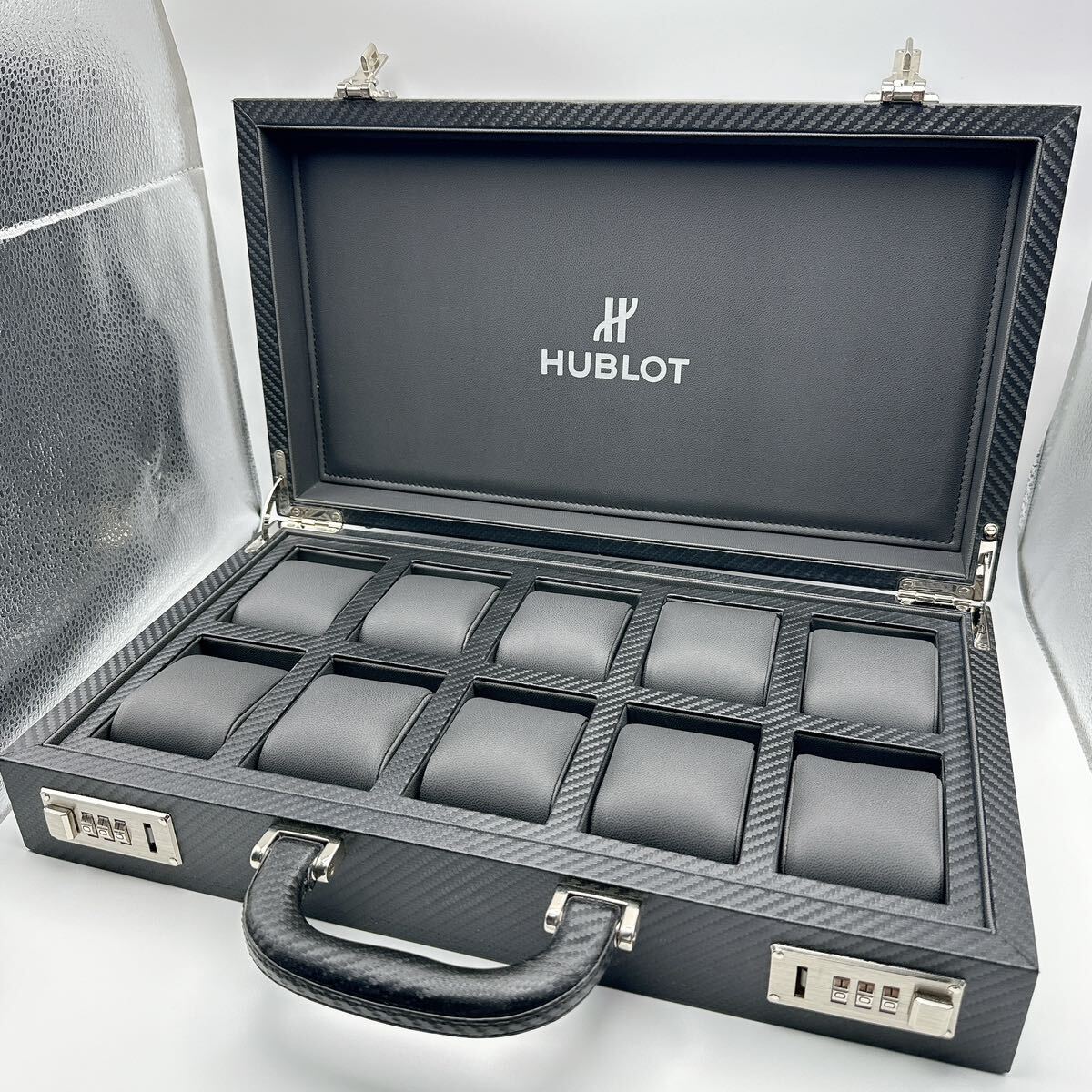 【超希少】HUBLOT ウブロ 腕時計収納ケース カーボン柄 ブラック アタッシュケース 非売品 WatchBOX _画像1