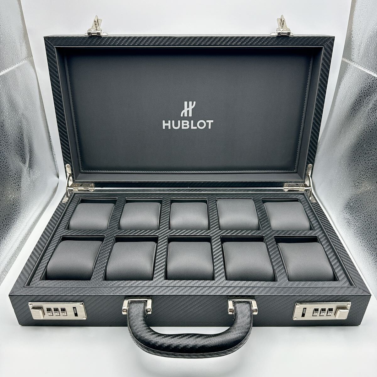【超希少】HUBLOT ウブロ 腕時計収納ケース カーボン柄 ブラック アタッシュケース 非売品 WatchBOX _画像8
