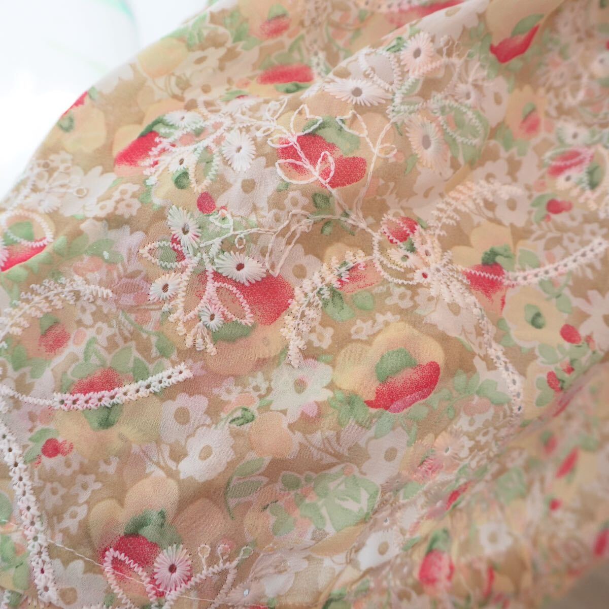 女の子 新品 スモッキング ワンピース いちご柄 高級感 ドレス 発表会 結婚式 ワンピース 花柄 子供服 手作り の画像10