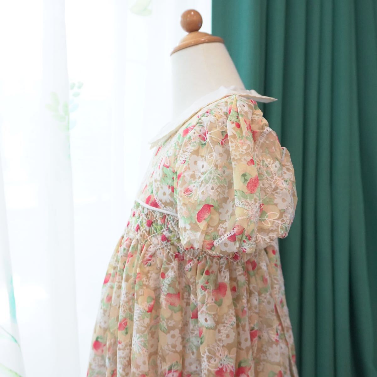 女の子 新品 スモッキング ワンピース いちご柄 高級感 ドレス 発表会 結婚式 ワンピース 花柄 子供服 手作り の画像8