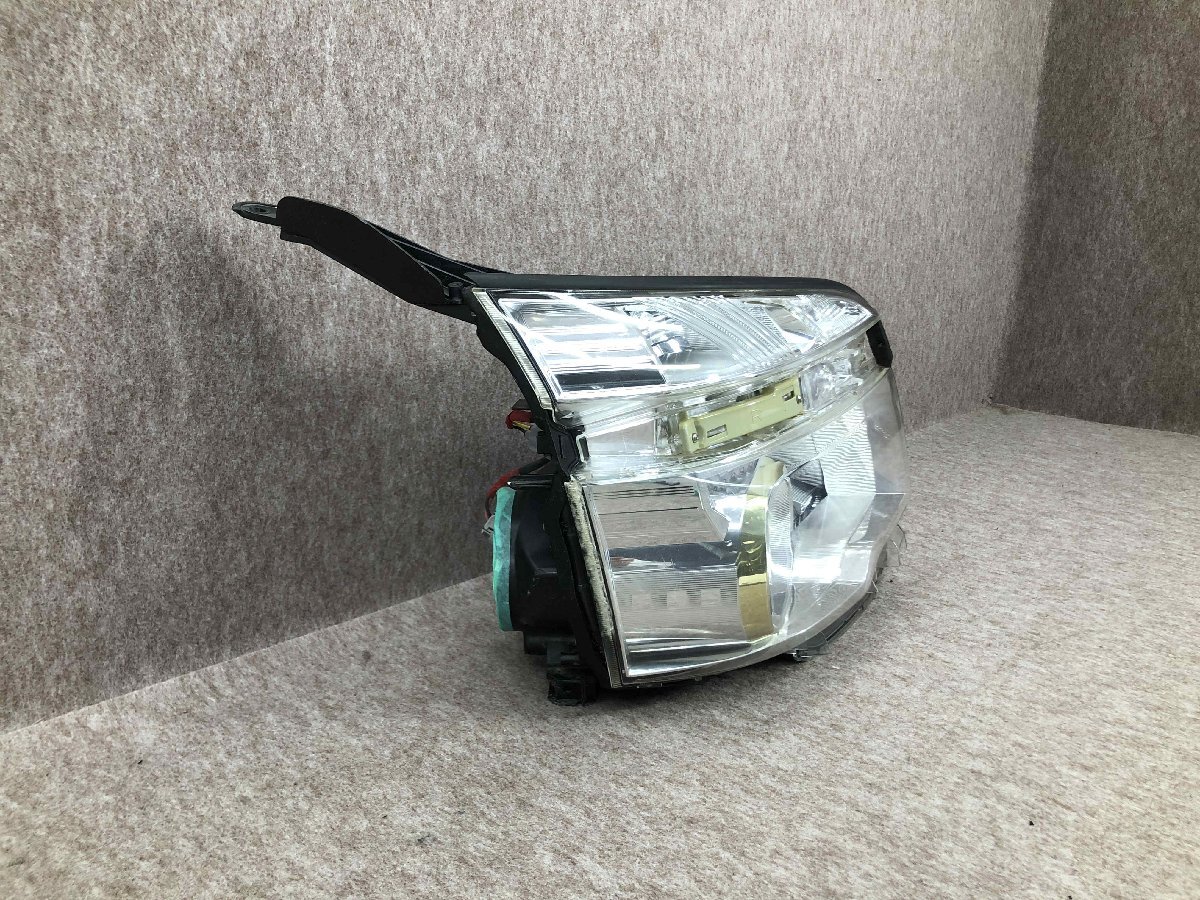 磨き済み トヨタ 後期 HID ZRR70W ヴォクシー 右 ヘッドライト KOITO 28-226_画像3