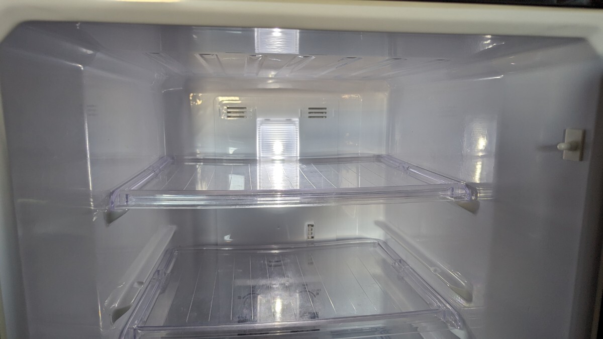 引取限定 藤沢市 2016年製 動作OK 冷蔵庫 一人暮らし MR-P15Z-B ノンフロン冷凍冷蔵庫 三菱 ブラック 単身 家電 キッチン 2ドアの画像7