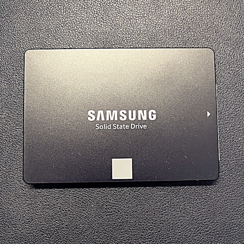 【中古】SAMSUNG 860 EVO 500GB SATA 2.5インチ 内蔵 SSD MZ-76E500 (使用時間1657h)_画像1