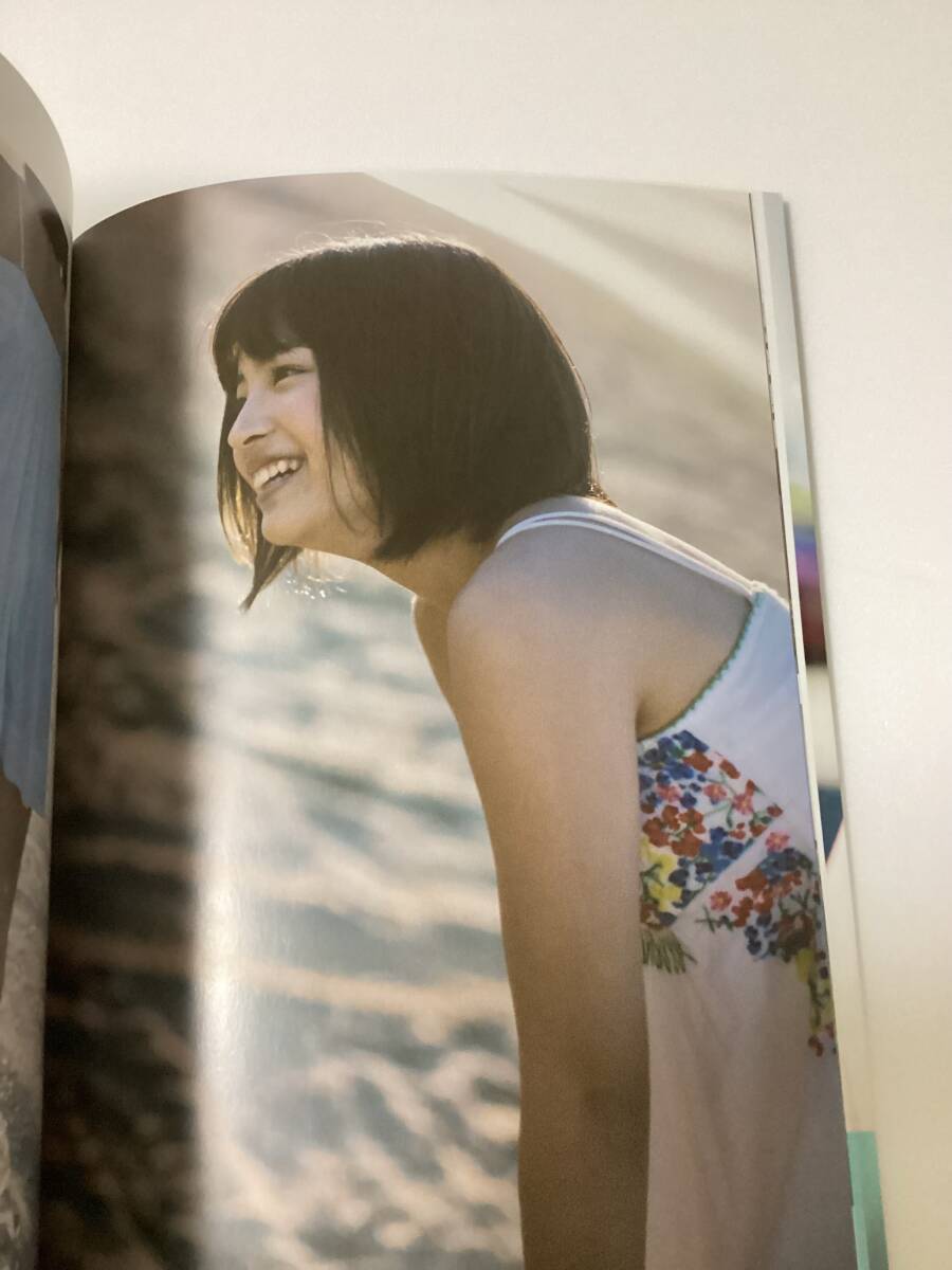 Yahoo!オークション - 広瀬すず 1st 写真集 『suzu』 帯付き Yahoo!オークション - 広瀬すず 1st 写真集 『suzu』 帯付き