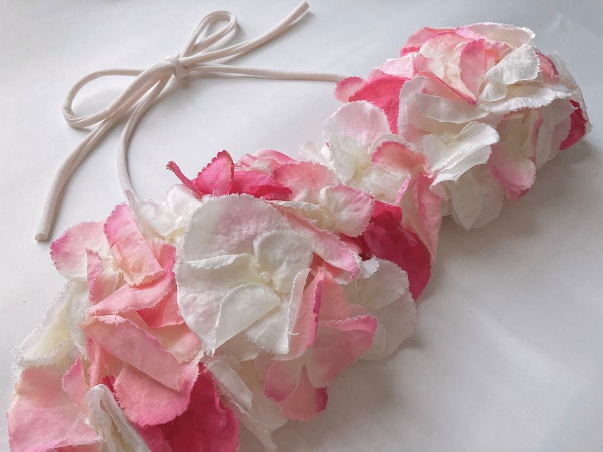 立体 お花 バンドゥビキニ レディース　セパレート水着　白、ピンク