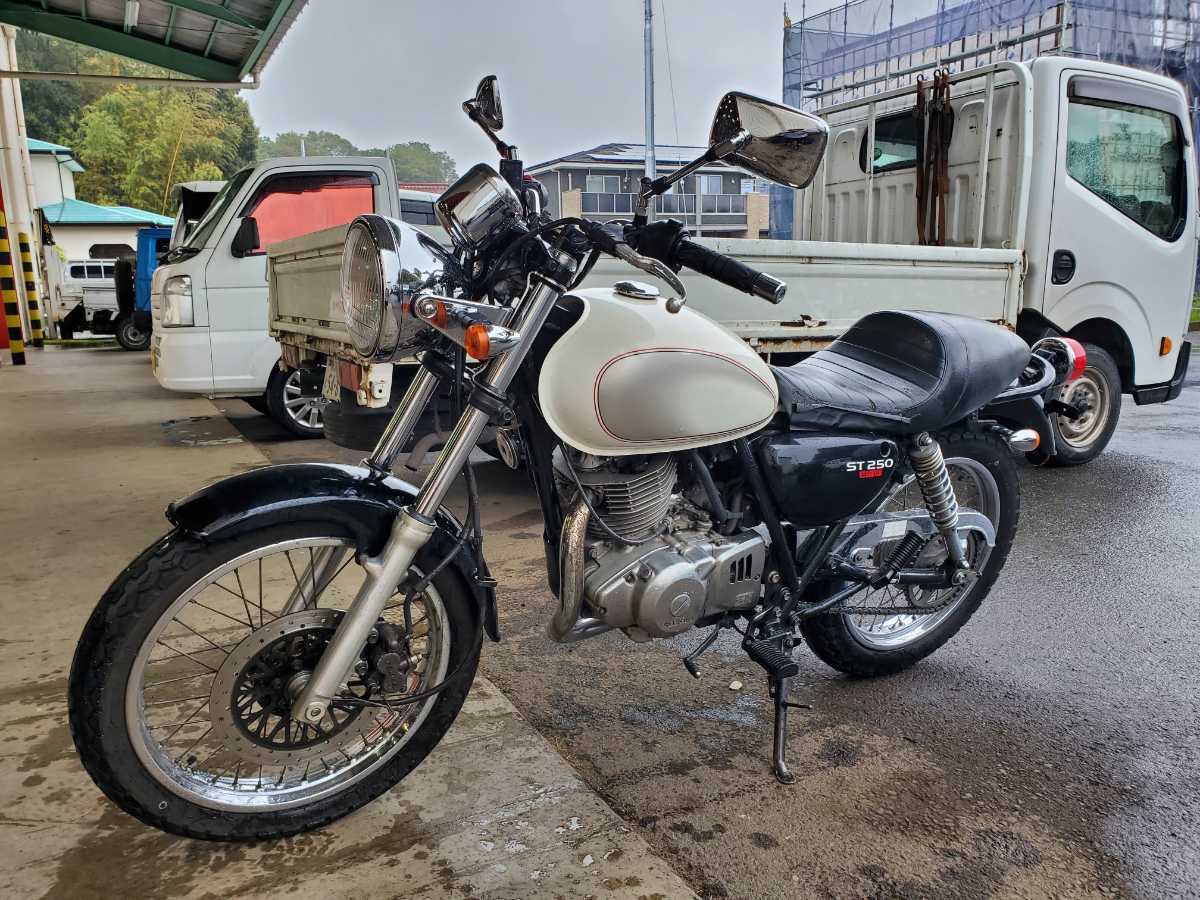 格安　ST250E　ST250　インジェクション　セル始動　56654ｋｍ　NJ4CA　_画像1