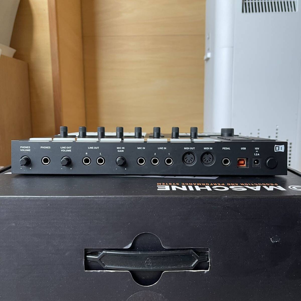 NATIVE INSTRUMENTS MASCHINE MK3 美品_画像3